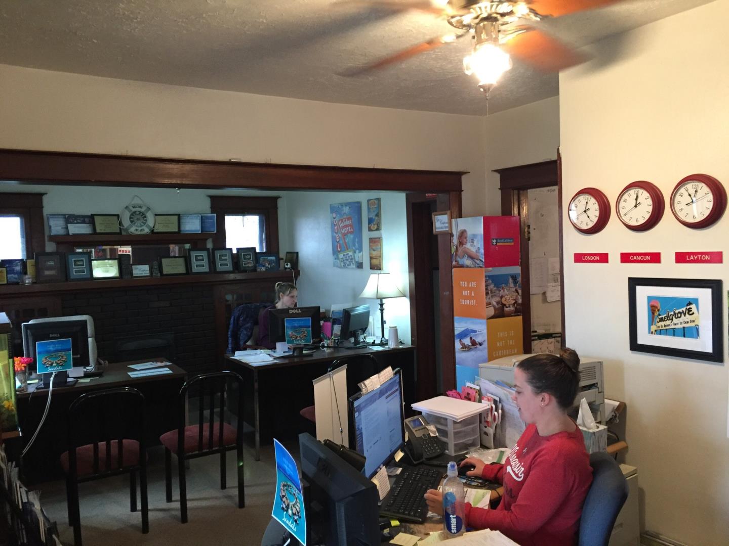 Inside of Snelgrove Travel offices (img 2)
